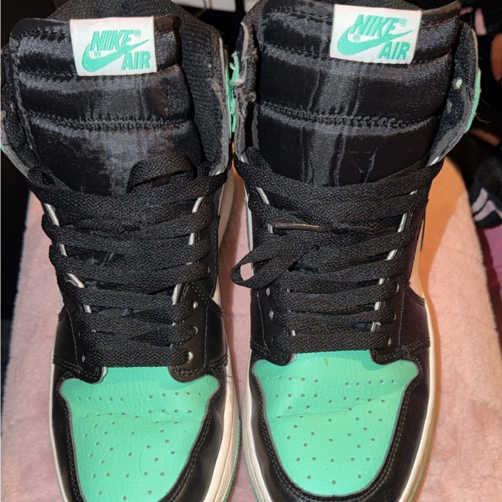 Nike Air Black and Mint Green Athletic Shoes